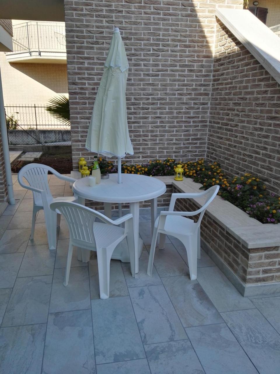 La Casa Dei Limoni Bed & Breakfast Porto SantʼElpidio Dış mekan fotoğraf